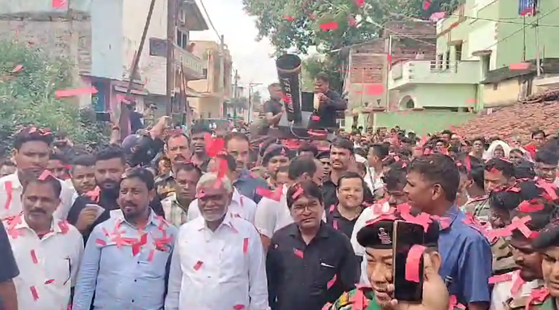 champai-soren-received-warmly-in-seraikela-webp Former CM receives warm welcome, discusses future plans amid political suspense